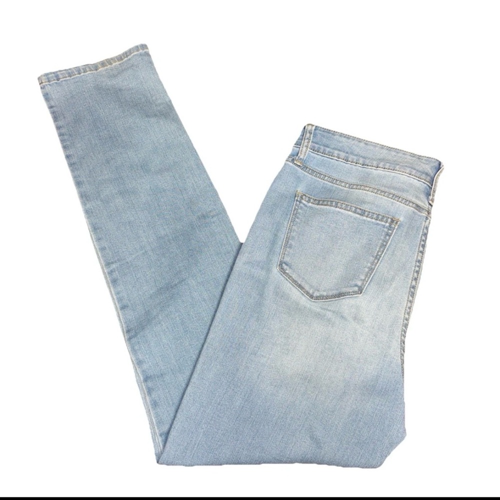 St Johns Bay Women Light Wash Straight Leg Jeans Size 10 Tall (34x32) Preppy